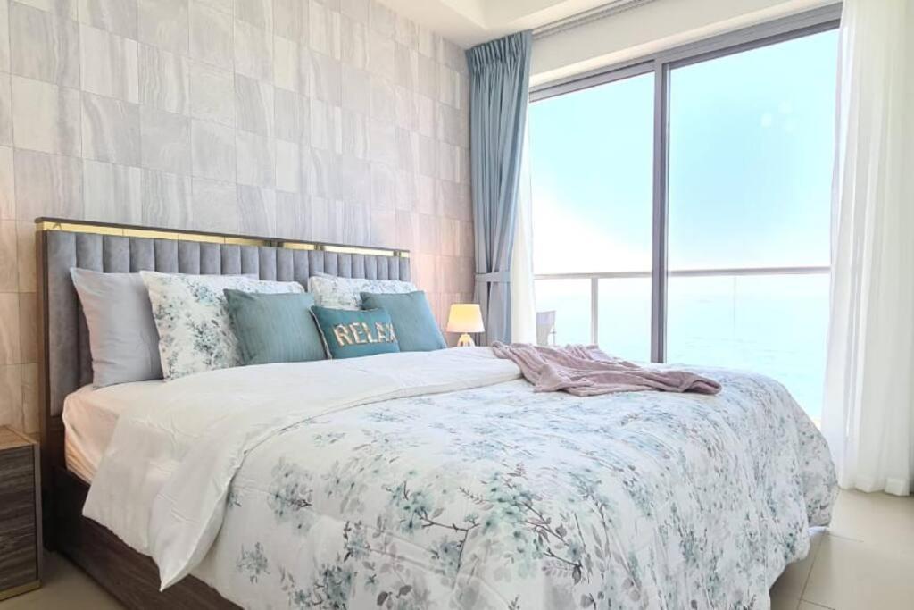 A Perfect Escape - Sea Facing Apartment